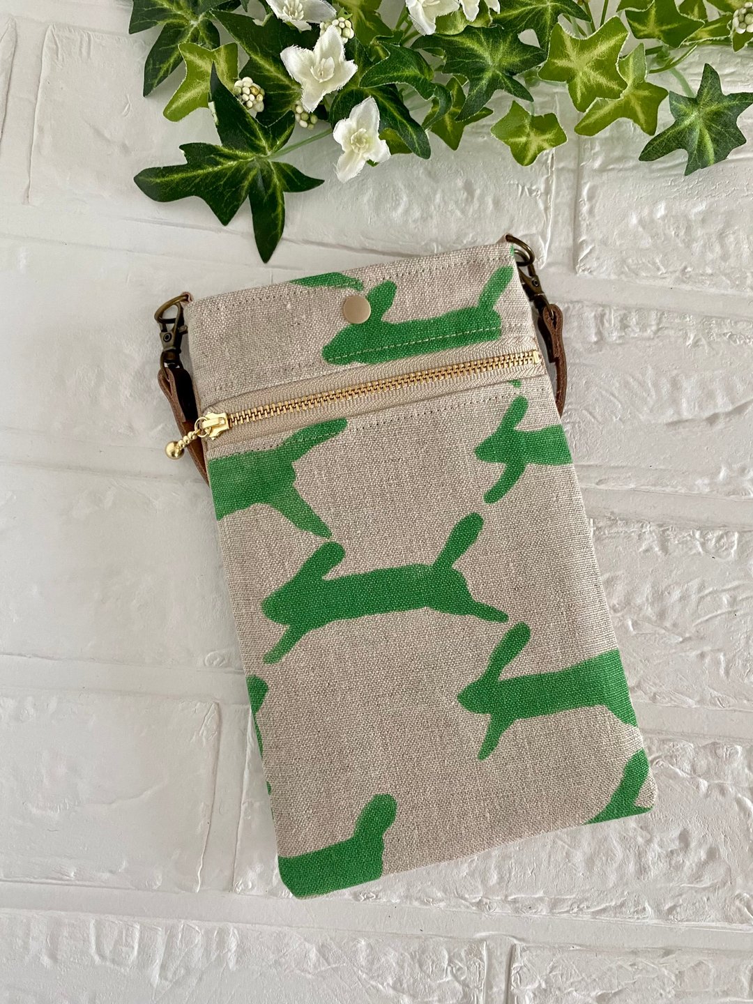 Mina Perhonen Smartphone Pouch Rabbit - 化妆包/杂物包 - 棉 