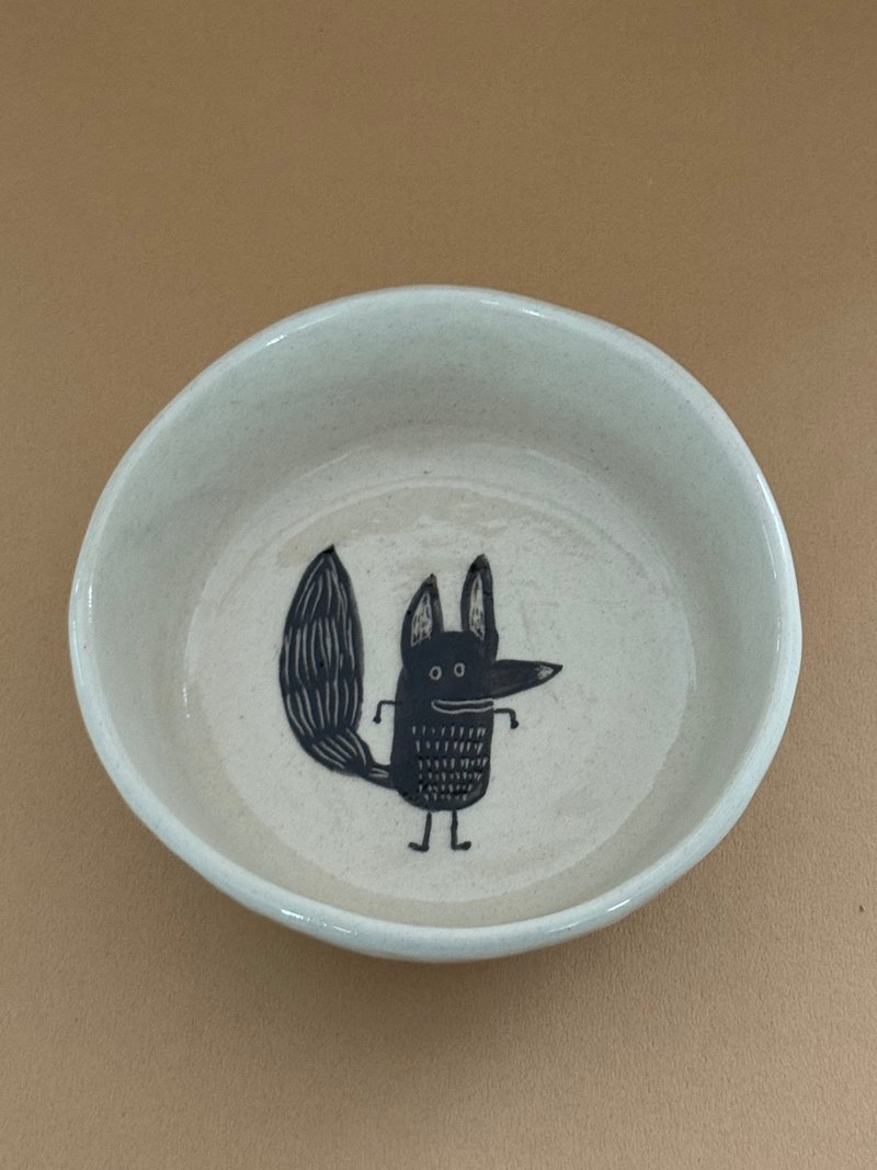 狐狸浅缘碗 - 碗 - 陶 白色