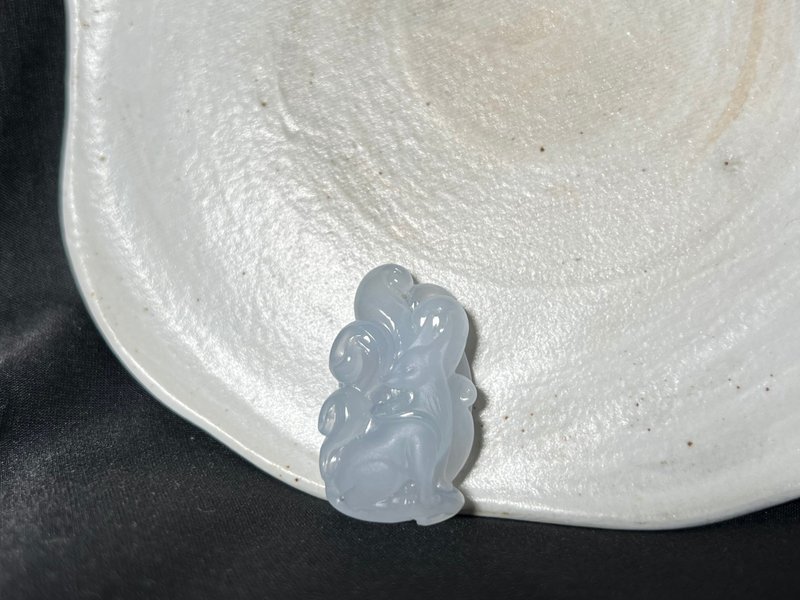 九尾狐 | 冰种翡翠 - 项链 - 玉石 透明