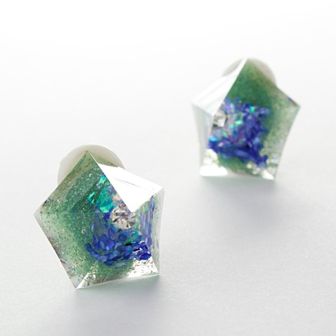 Pentagon earrings (weeds) - 耳环/耳夹 - 其他材质 绿色