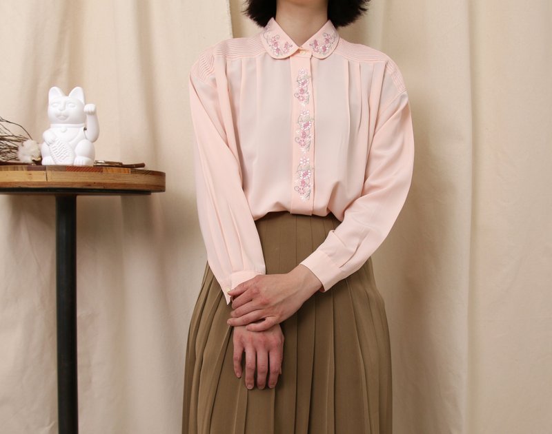 Back to Green- 日和衬衫 刺绣小花纹 vintage shirt - 女装衬衫 - 丝．绢 