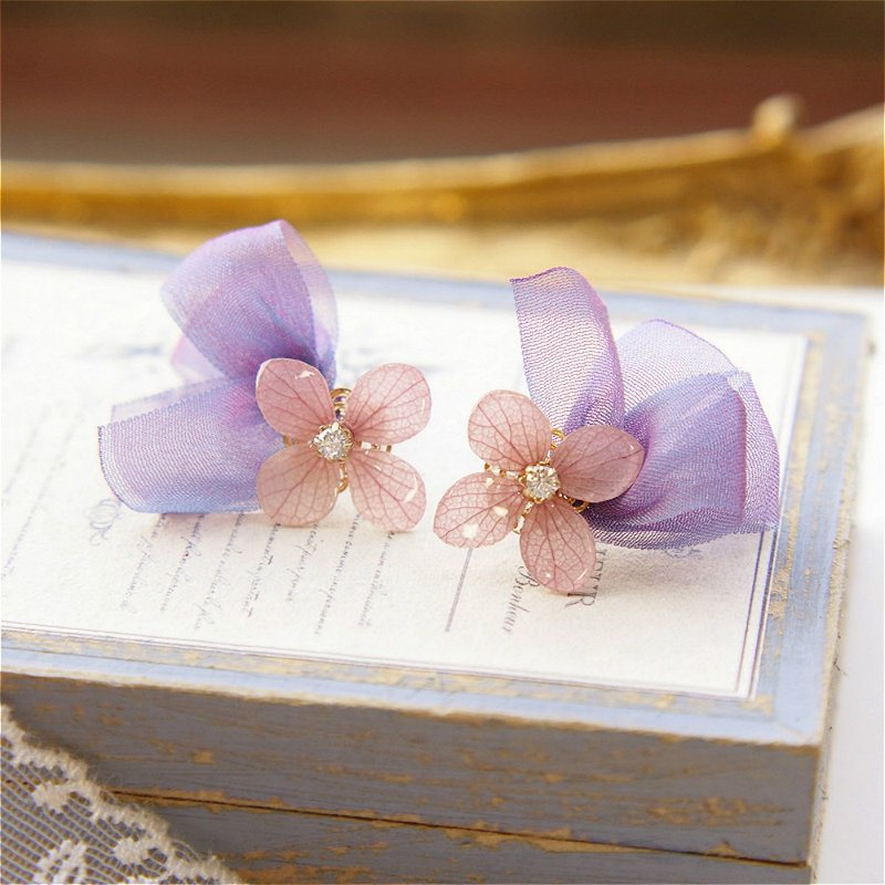 原創 | 森系羽翼 日本进口永生绣球花丝带花簇925纯银耳钉耳夹 - 耳环/耳夹 - 植物．花 粉红色