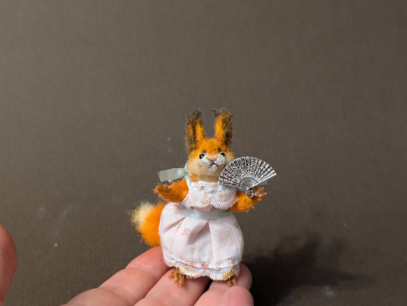 美丽的松鼠。 5.5厘米。钩编 - 玩偶/公仔 - 其他材质 橘色