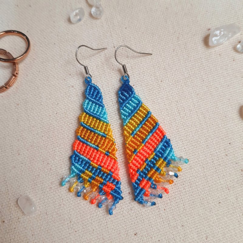 E045-手工编织撞色耳环 - 耳环/耳夹 - 尼龙 多色