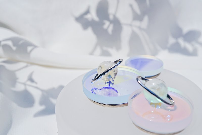 月亮石星球925纯银耳环 - 耳环/耳夹 - 其他金属 银色