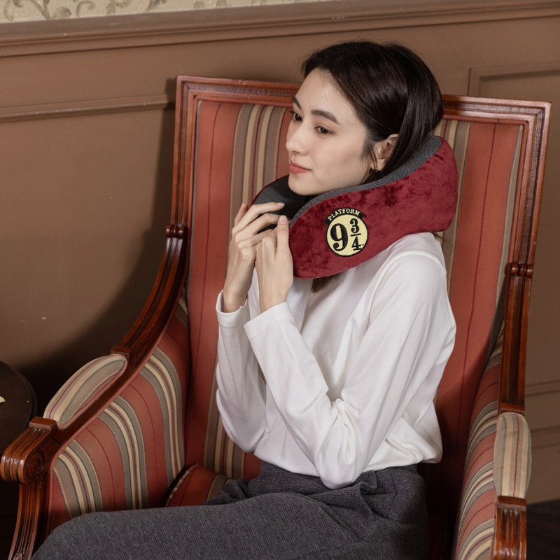 哈利波特 9 3/4月台 旅行颈枕 颈枕颈枕 旅行 午睡枕 收纳颈枕 - 颈枕/旅行枕 - 其他材质 红色