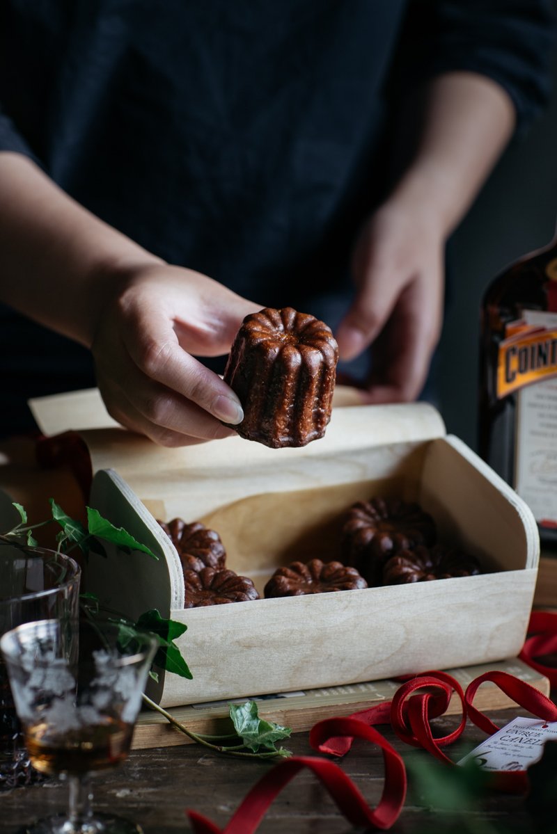 A.好运蛇进来 - 可丽露6入礼盒 春节礼盒 过年礼盒 - 蛋糕/甜点 - 木头 咖啡色