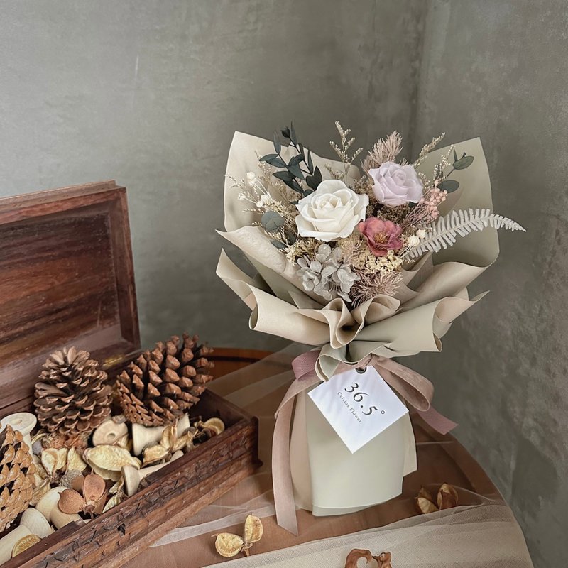 若草 淡紫永生玫瑰花束 - 干燥花/捧花 - 植物．花 灰色