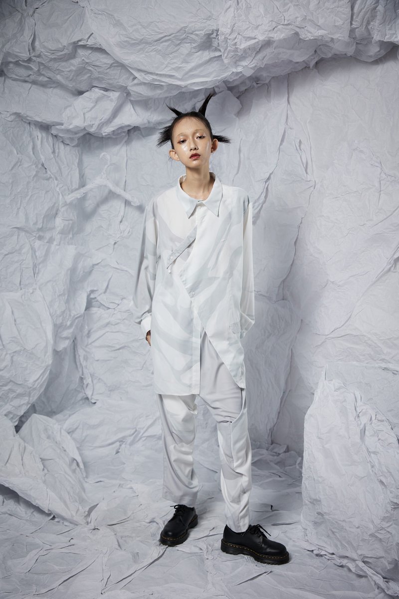 2D白印花百褶挡片衬衫 - 女装衬衫 - 聚酯纤维 白色