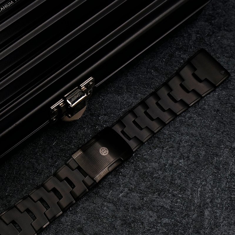 GARMIN 22mm 专用钛表带 II - Quickfit系统专用- 黑色 PVD -TIGT - 表带 - 其他金属 黑色