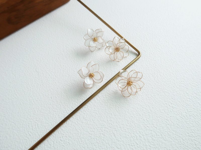 茶花 -手作水晶花 树脂饰品 礼物 闺蜜饰品 - 耳环/耳夹 - 树脂 透明