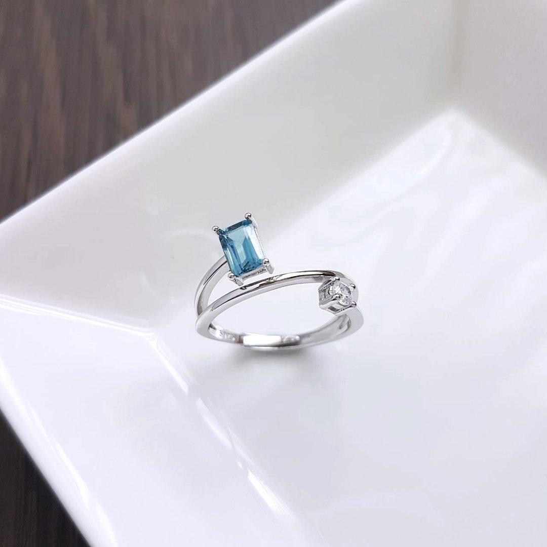 环游世界。4X6mm 托帕石/堇青石 925 银戒指  戒围可调 - 戒指 - 半宝石 紫色