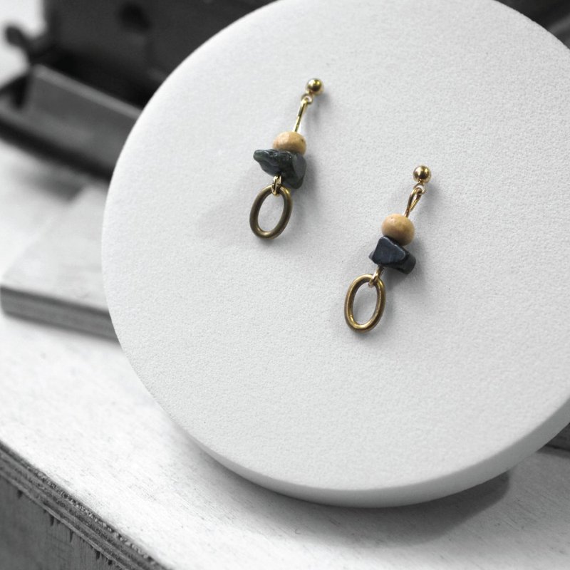 【老朋友限定礼】Woops 木头手作耳环 复刻回忆系列-绝口不提爱你 - 耳环/耳夹 - 木头 黑色