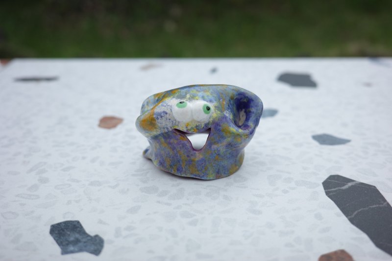 小鬼宝包-脱窗鬼 | 小夜灯、薰香座 | - 灯具/灯饰 - 陶 