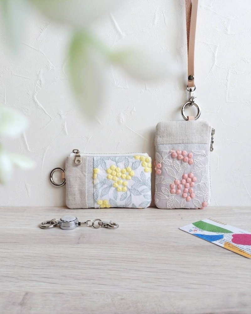 【FCI/票卡证件拉链小包】日本刺绣 金合欢 黄 粉 亚麻 法国银葱 - 证件套/卡套 - 棉．麻 多色