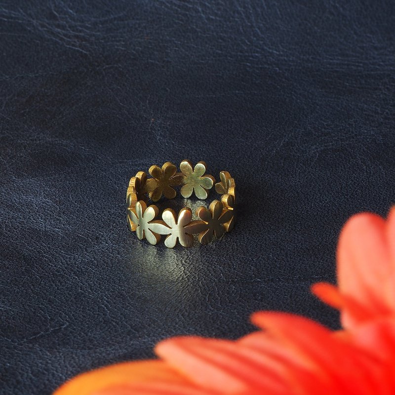 Flower Crown ring (adjustable free size) - 戒指 - 铜/黄铜 金色