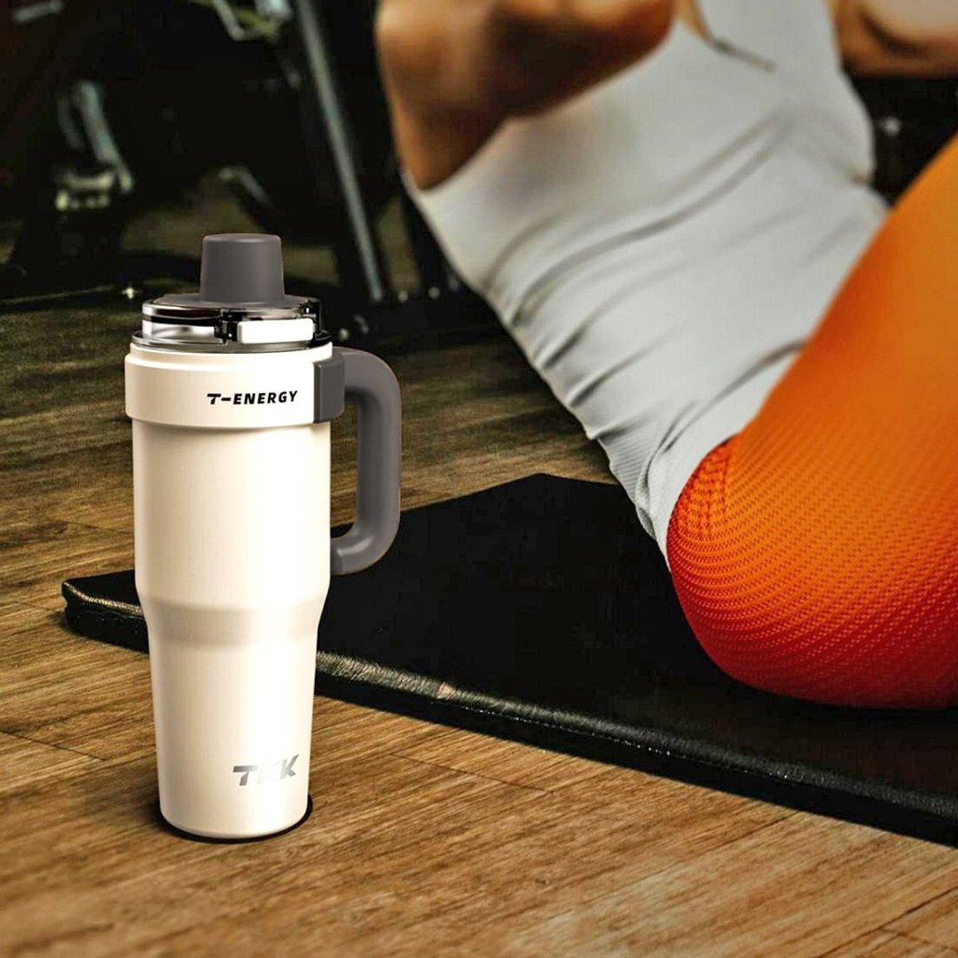 【TKK】T-One 弹盖冰坝杯 316不锈钢x陶瓷喷涂 1200ML-沙丘咖 - 保温瓶/保温杯 - 不锈钢 卡其色