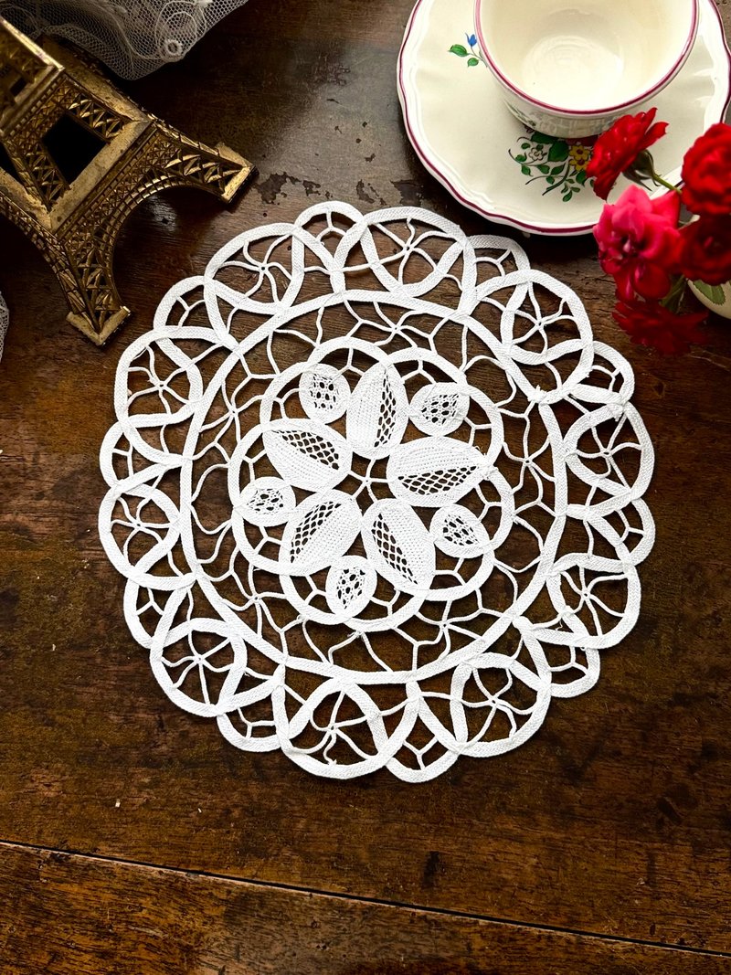 50272-迷人法国古董雪白蕾丝餐垫22cm - 餐垫/桌巾 - 棉．麻 