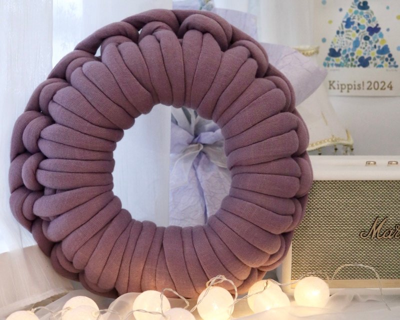 【材料包】甜甜圈抱枕-冰岛毛线材料包/巨型毛线/胖胖包 - 枕头/抱枕 - 棉．麻 