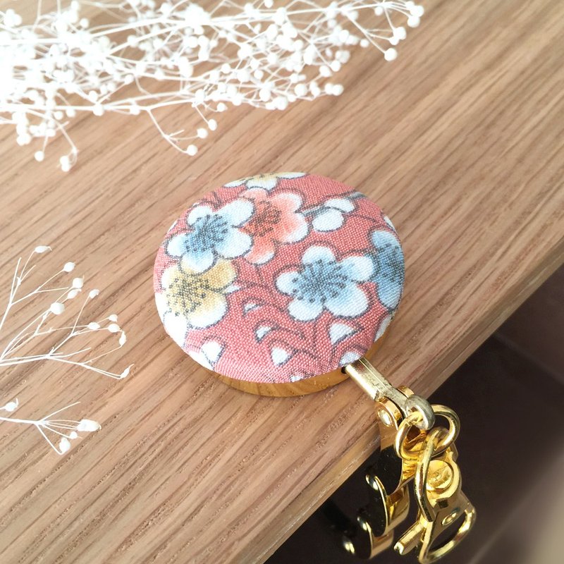 Bag hanger with Japanese Pattern - 吊饰 - 其他金属 黑色