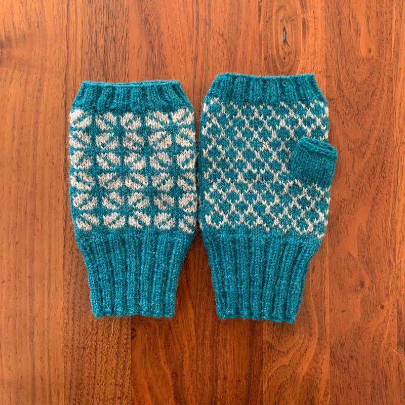 Latvian traditional pattern hand warmer mermaid green - 手套 - 羊毛 绿色