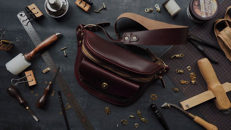 胸包后背包斜挎机车包 纯手工复古Horween CXL牛皮 订制刻字礼物 - 侧背包/斜挎包 - 真皮 多色