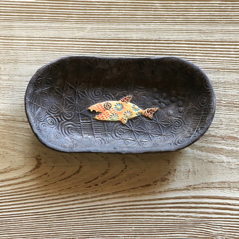 小盘鱼黒色 - 盘子/餐盘/盘架 - 陶 黑色