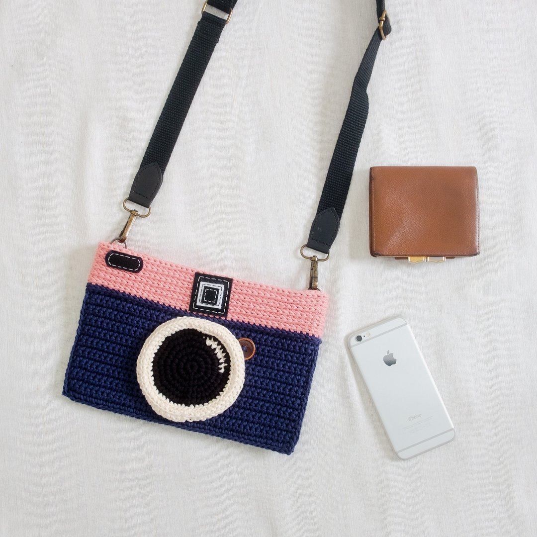 Crochet Vintage Camera Purse / Navy + Coral / UpSize - 侧背包/斜挎包 - 棉 蓝色