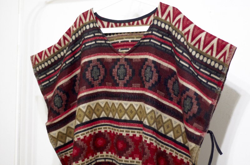 情人节礼物 限量一件针织纯羊毛披巾 / 民族风斗篷 / 印地安流苏披巾 / 波希米亚斗篷披肩 / 羊毛斗篷 / 手织围巾 - 摩洛哥风 红色boho几何图腾世界 - 丝巾 - 羊毛 红色