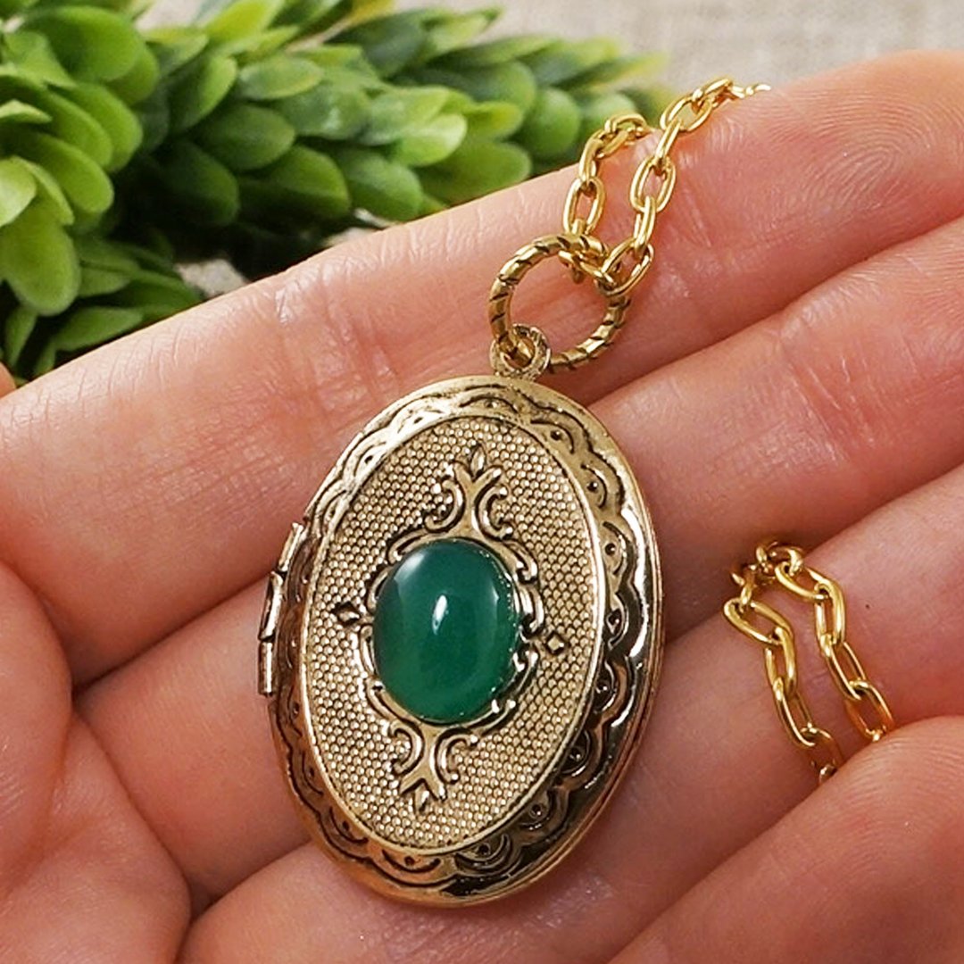 Green Agate Stone Golden Oval Photo Locket Pendant Necklace Woman Jewelry Gift - 项链 - 其他材质 绿色