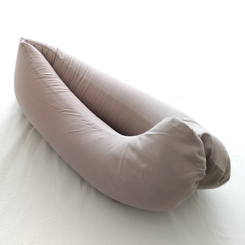 ::微瑕疵品(最后一张图)::微粒型孕妇枕-棉麻灰  |  长枕.舒压.助 - 满月礼盒 - 棉．麻 卡其色