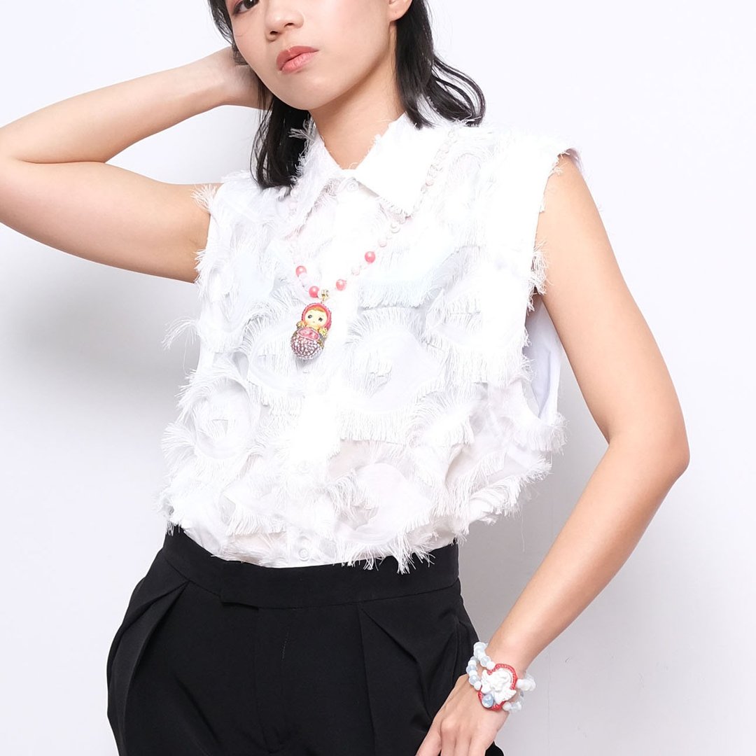 TIMBEE LO白色尼龙羽毛须须车花无袖背心扣钮恤衫香港设计师品牌 - 女装背心 - 聚酯纤维 白色