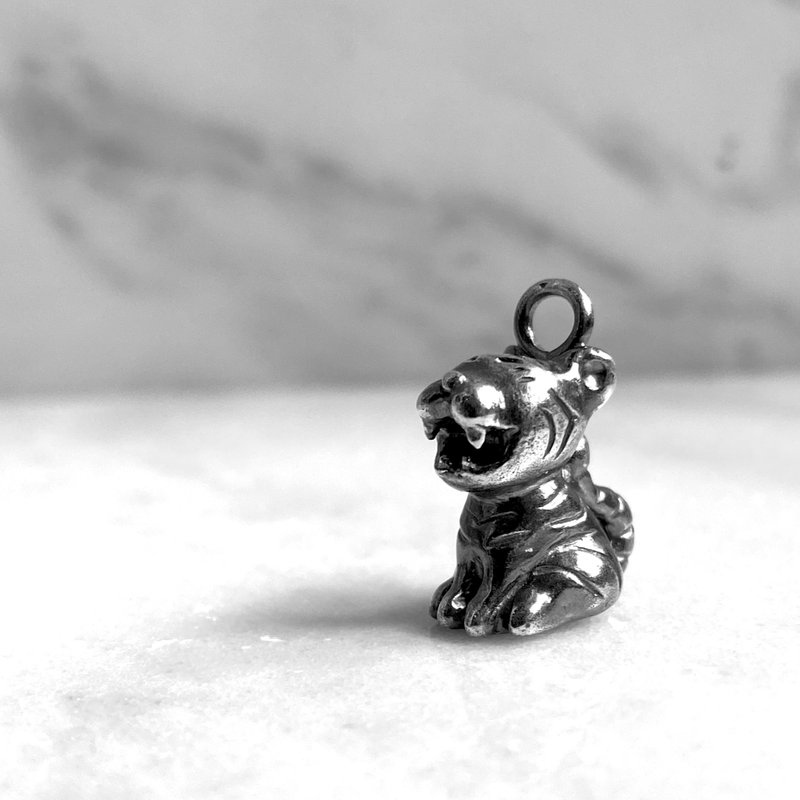 【纯银手作】虎・勇气热血・纯银项链 - 项链 - 纯银 银色