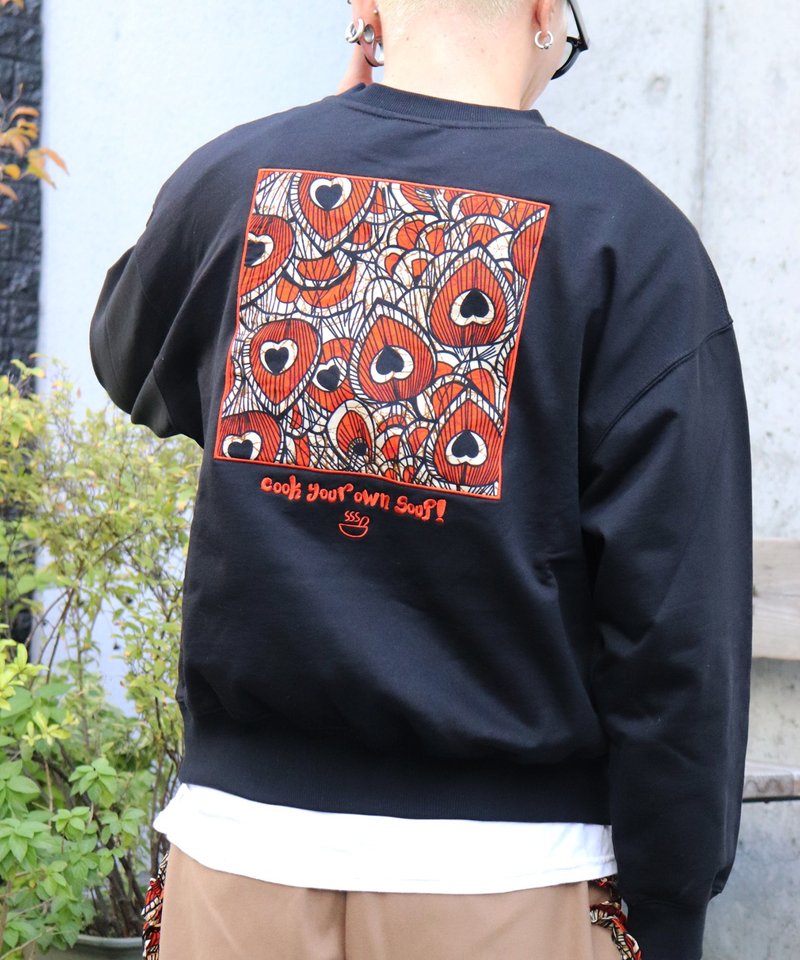 Cook your own soup 拼贴刺绣厚磅大学T (BLACK x PAON) - 中性连帽卫衣/T 恤 - 棉．麻 黑色