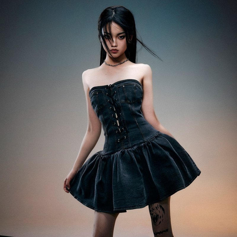 【牛仔抹胸連衣裙】複古做舊綁繩收腰蓬蓬裙 - 洋装/连衣裙 - 棉．麻 灰色