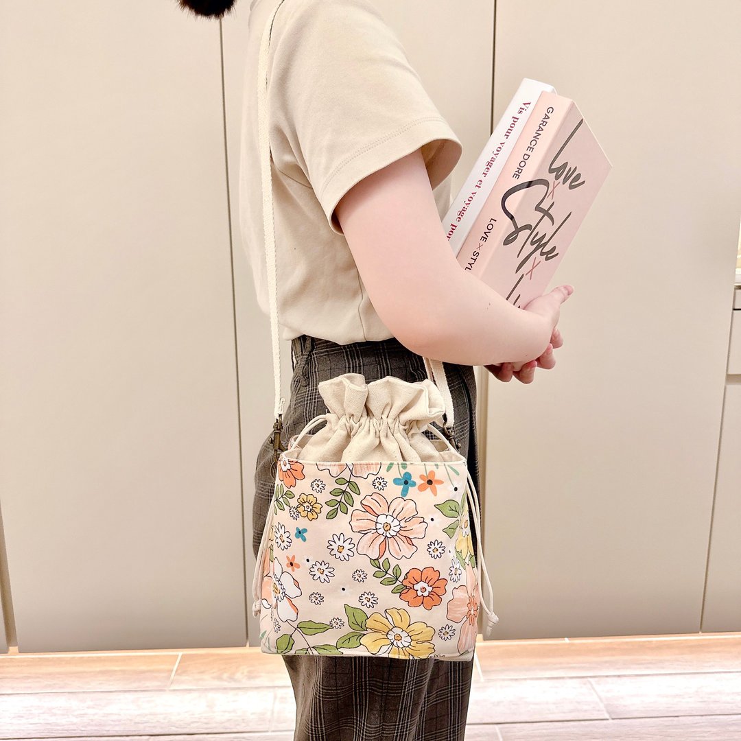 小萝卜头束口水桶帆布包-粉红花花 束口包 侧背包 斜背包 手提包 - 束口袋双肩包 - 棉 粉红色