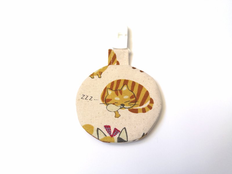 圆形平安袋 贪睡猫 - 平安符/符袋 - 棉 多色