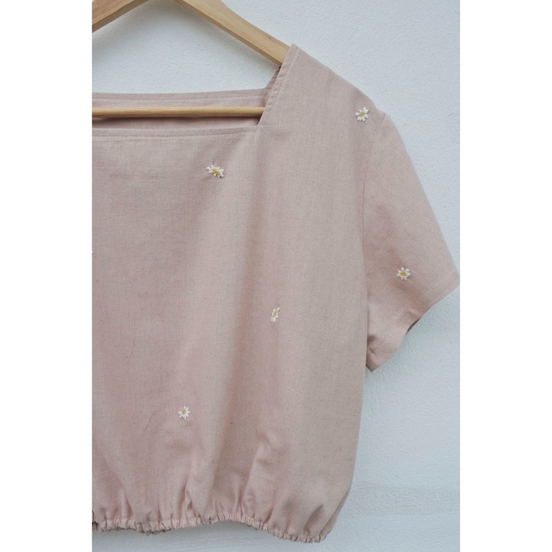 刺绣 | 棉质 | 方领短袖雾粉色上衣 - 女装上衣 - 棉．麻 粉红色