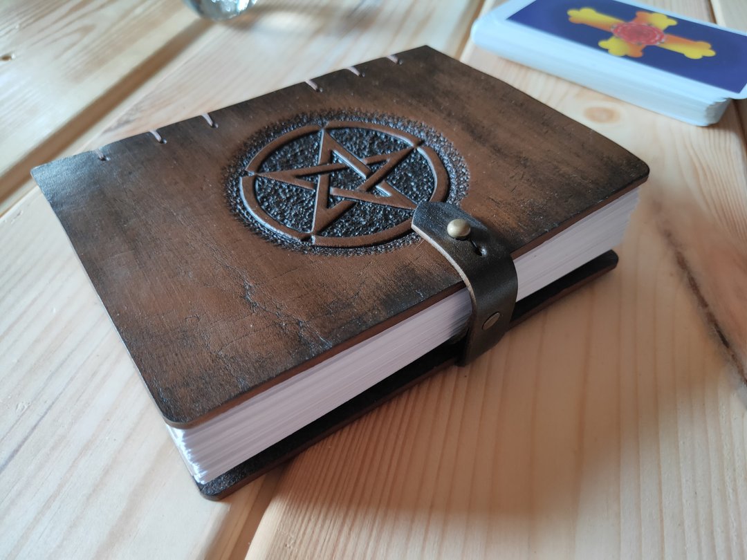 A6 Size, Coptic Binder, Pentagram Book of Shadows, Pentacle Grimoire - 笔记本/手帐 - 真皮 咖啡色