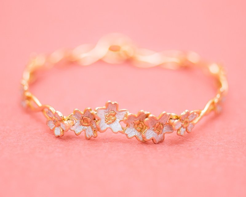 Sakura Cherry Blossom bracelet - 手链/手环 - 其他金属 金色