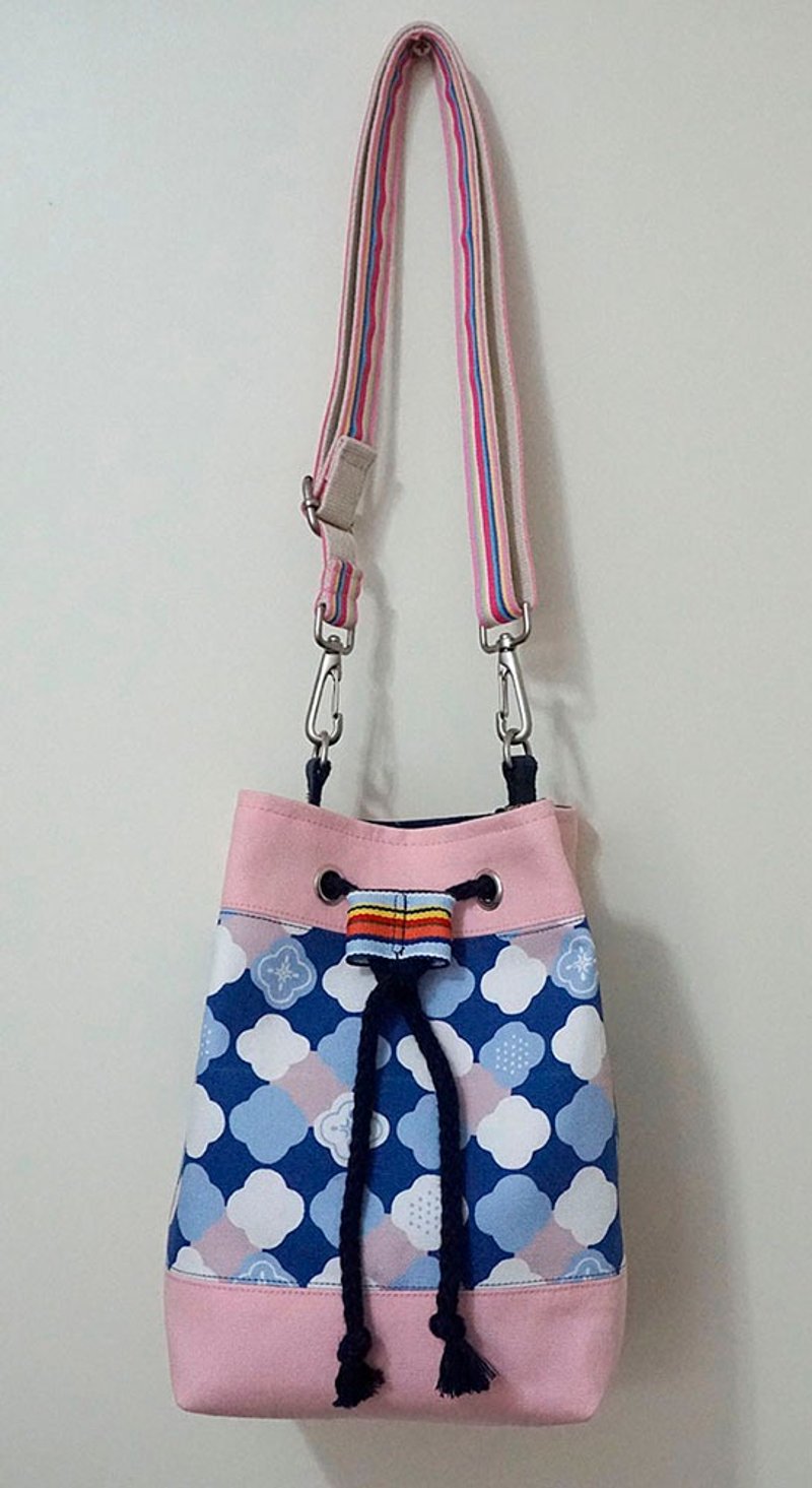 粉红色帆布印花水桶包 - 束口袋双肩包 - 棉．麻 粉红色