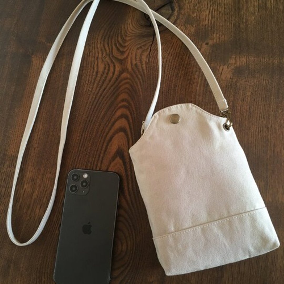 Kurashiki Canvas Smartphone Pochette Mini Sacoche Smartphone Shoulder Smartphone Pouch Beige - 侧背包/斜挎包 - 棉．麻 