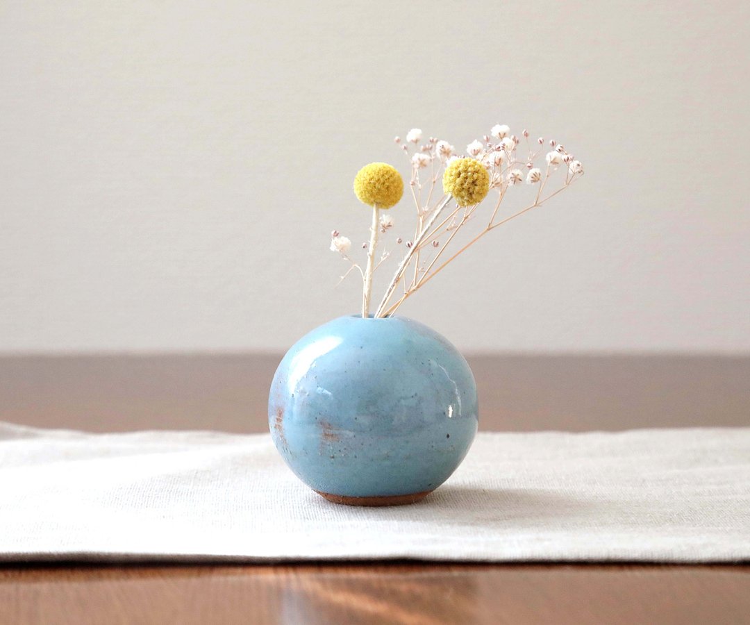 Round vase with light blue glaze - 花瓶/陶器 - 陶 蓝色