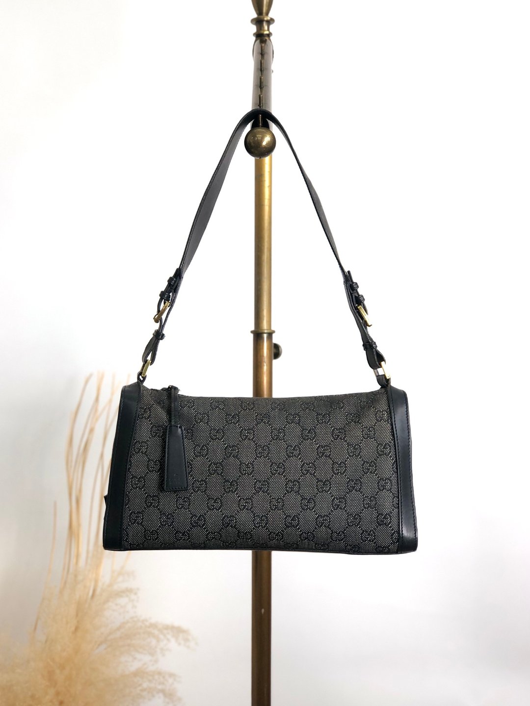 【日本直送，品牌二手包】GUCCI 单肩包，黑logo吊饰，帆布半单肩包，复古 d88h44 - 侧背包/斜挎包 - 棉 黑色