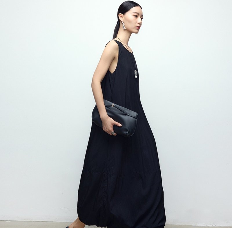 【伞裙】法式簡約/袖背心连衣裙/灯笼裙 - 洋装/连衣裙 - 其他材质 黑色