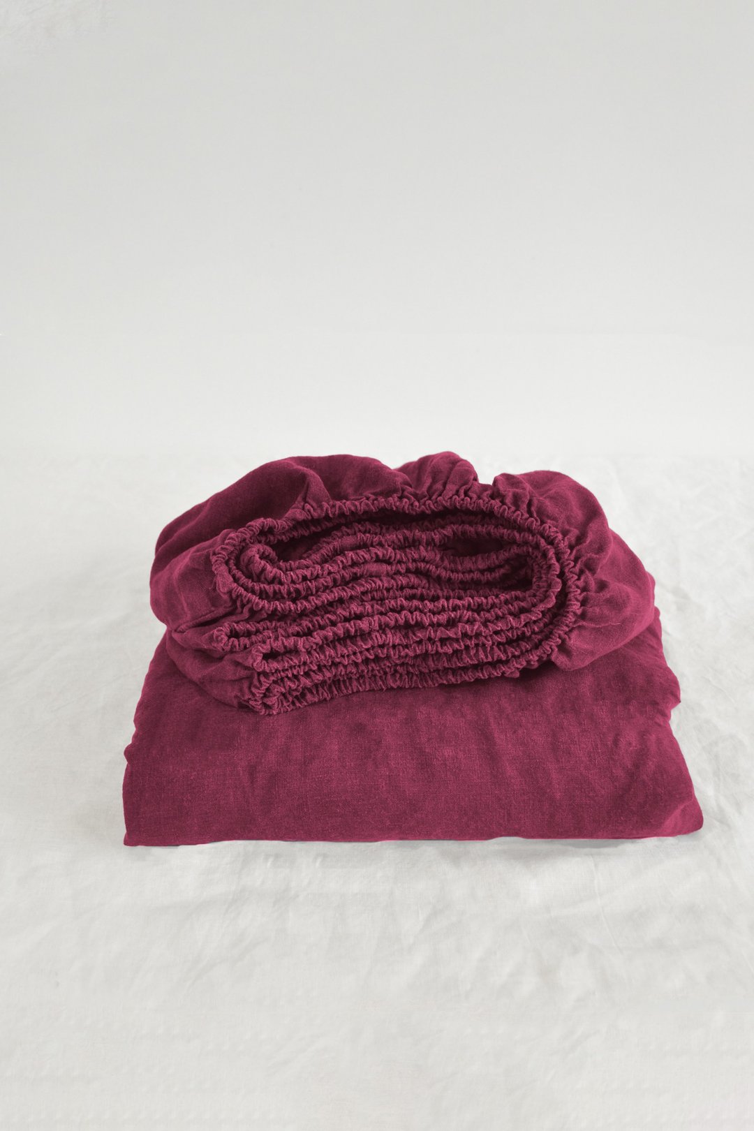 Raspberry linen fitted sheet / Softened linen bed sheet / Deep pocket - 寝具 - 亚麻 红色
