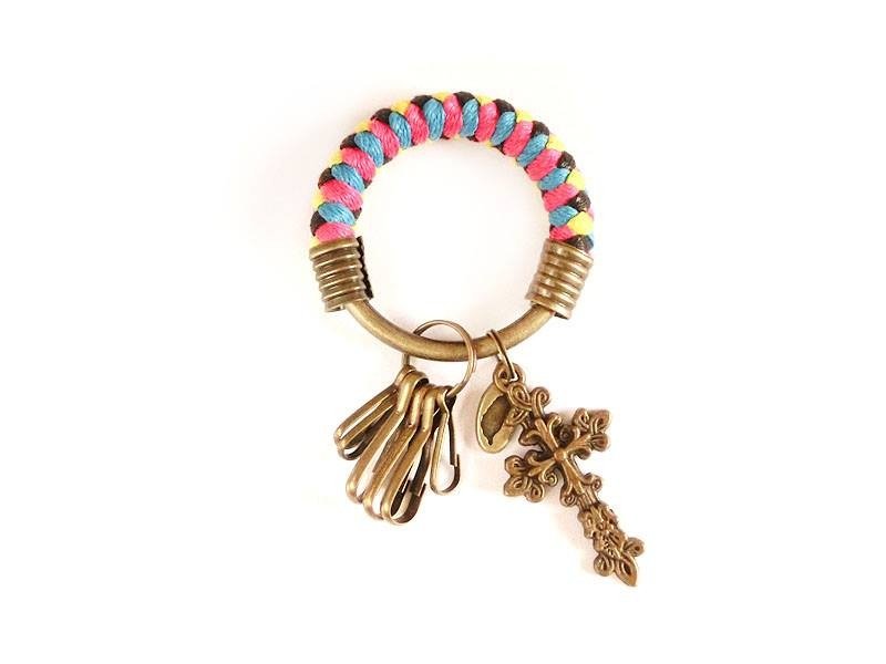 钥匙圈(小)5.3CM 桃红+亮黄+亮蓝+黑+十字架-藤蔓款 手工 定制化 - 钥匙链/钥匙包 - 其他金属 多色