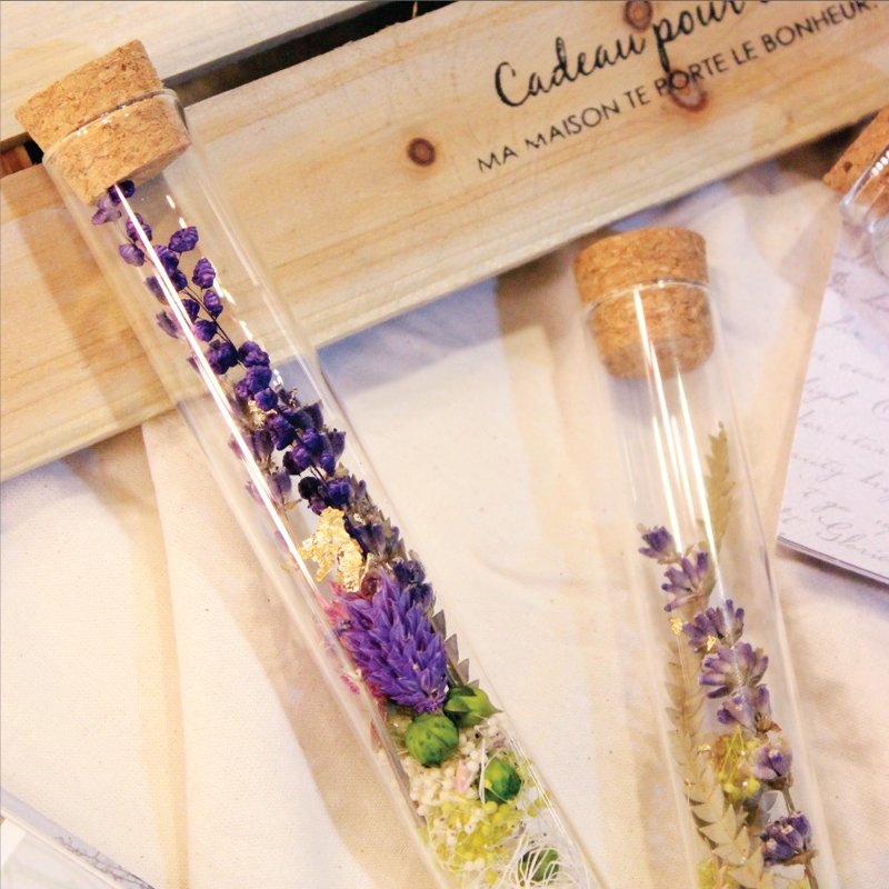 ‘薰衣草疗愈精致香氛瓶 / A’ 薰衣草│办公室│不凋花│干燥花│礼物│果实│玻璃│薰衣草精油│ - 植栽/盆栽 - 纸 紫色