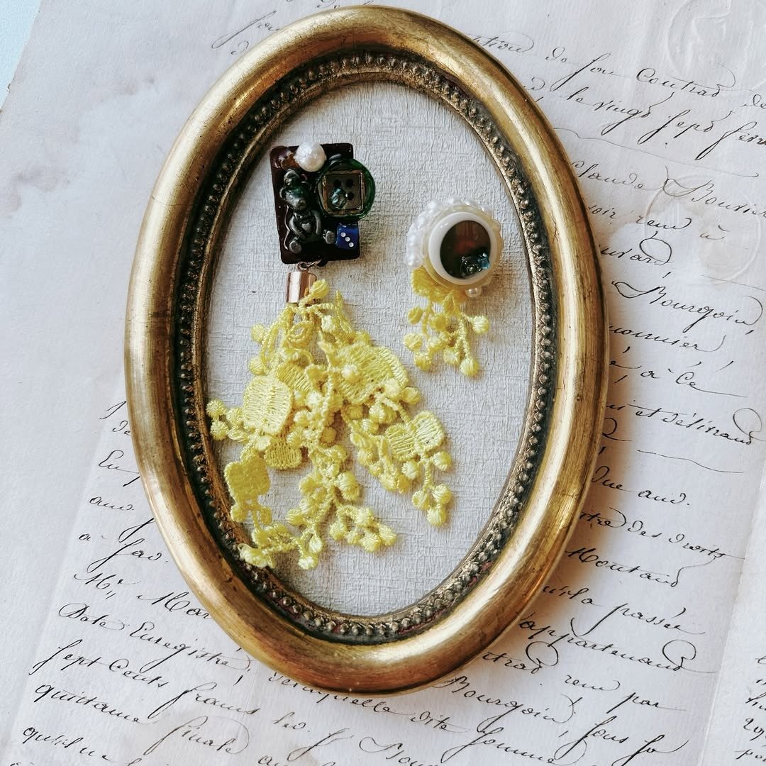 Old and New Collection 熊熊黄色蕾丝耳环－(针式) - 耳环/耳夹 - 其他材质 黄色