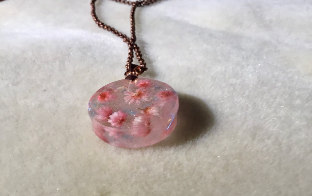 Real dry flowers epoxy resin pendant necklace - 长链 - 聚酯纤维 粉红色